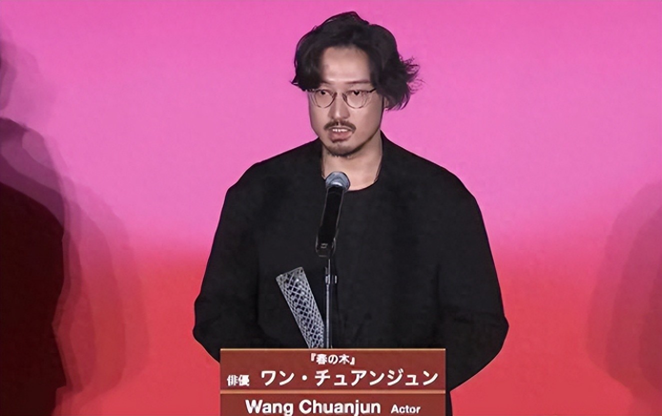 演都不演了！王传君获封影帝不到24小时，令人恶心的一幕就发生了