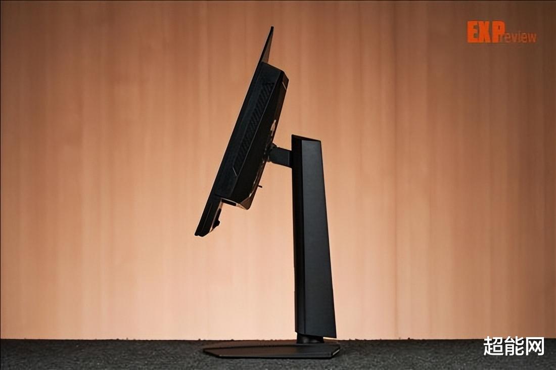 微星MAG 272QP QD-OLED X50显示器评测:专注竞技,精于色彩