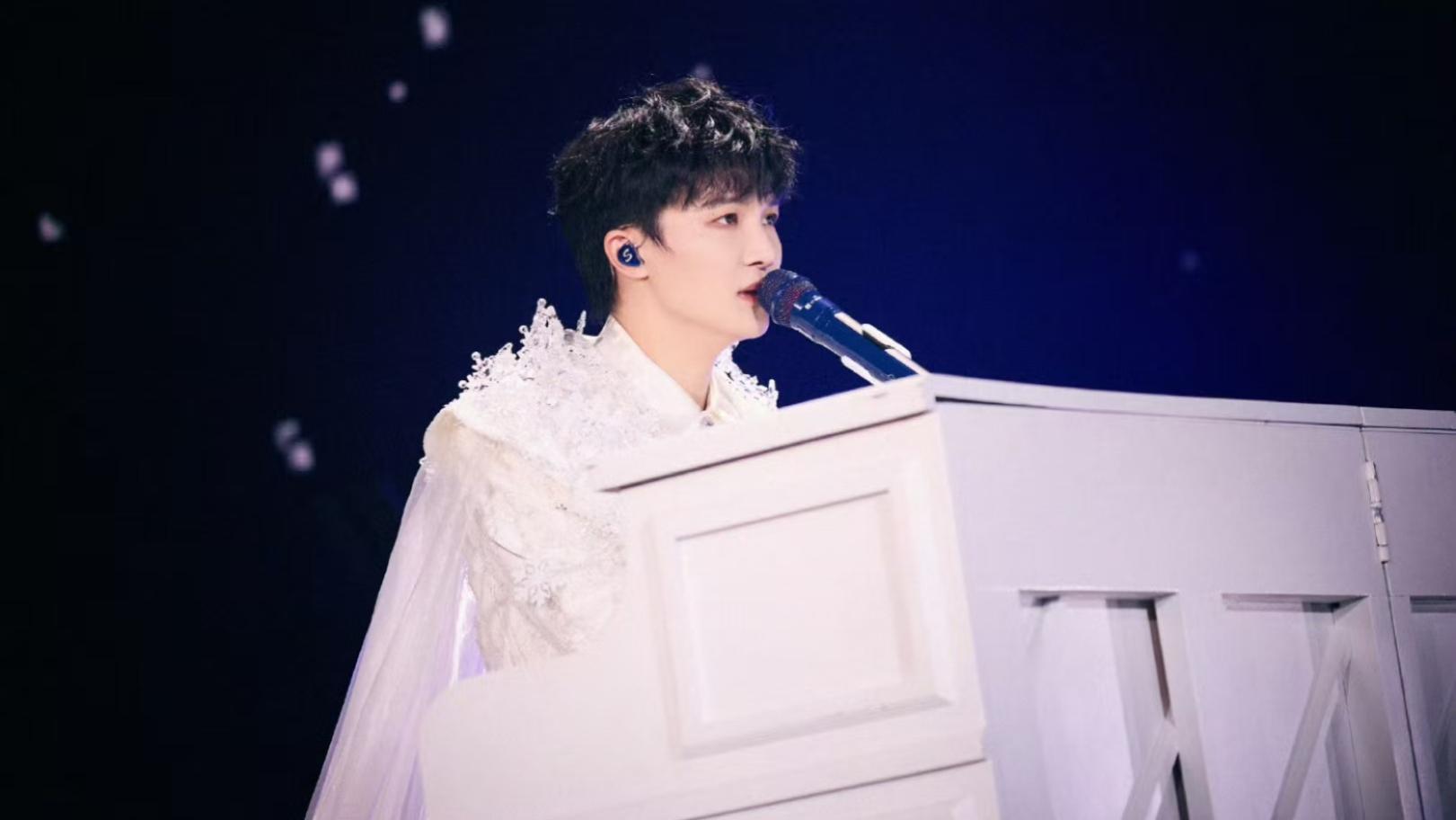 周深官宣2025全新主题巡回演唱会 悬念揭晓倒计时 吉隆坡站成第三次巡演终场