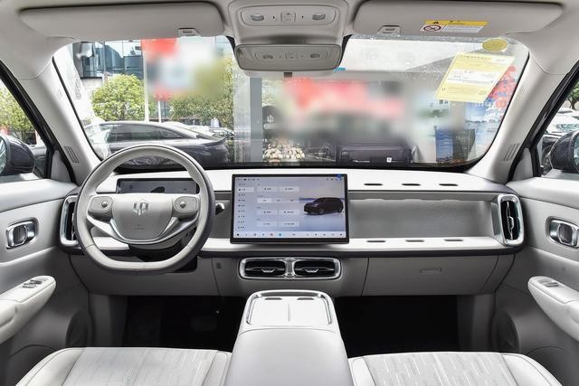 零跑B10 2025款510悦享版，内外升级，价格十万出头   真香