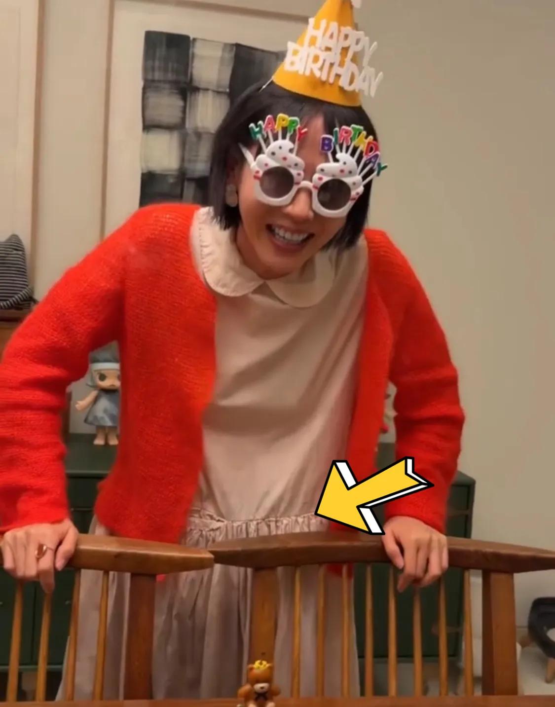 孙艺珍儿子陪她过生日,孕肚明显疑怀二胎,家里的水晶吊灯很奢华