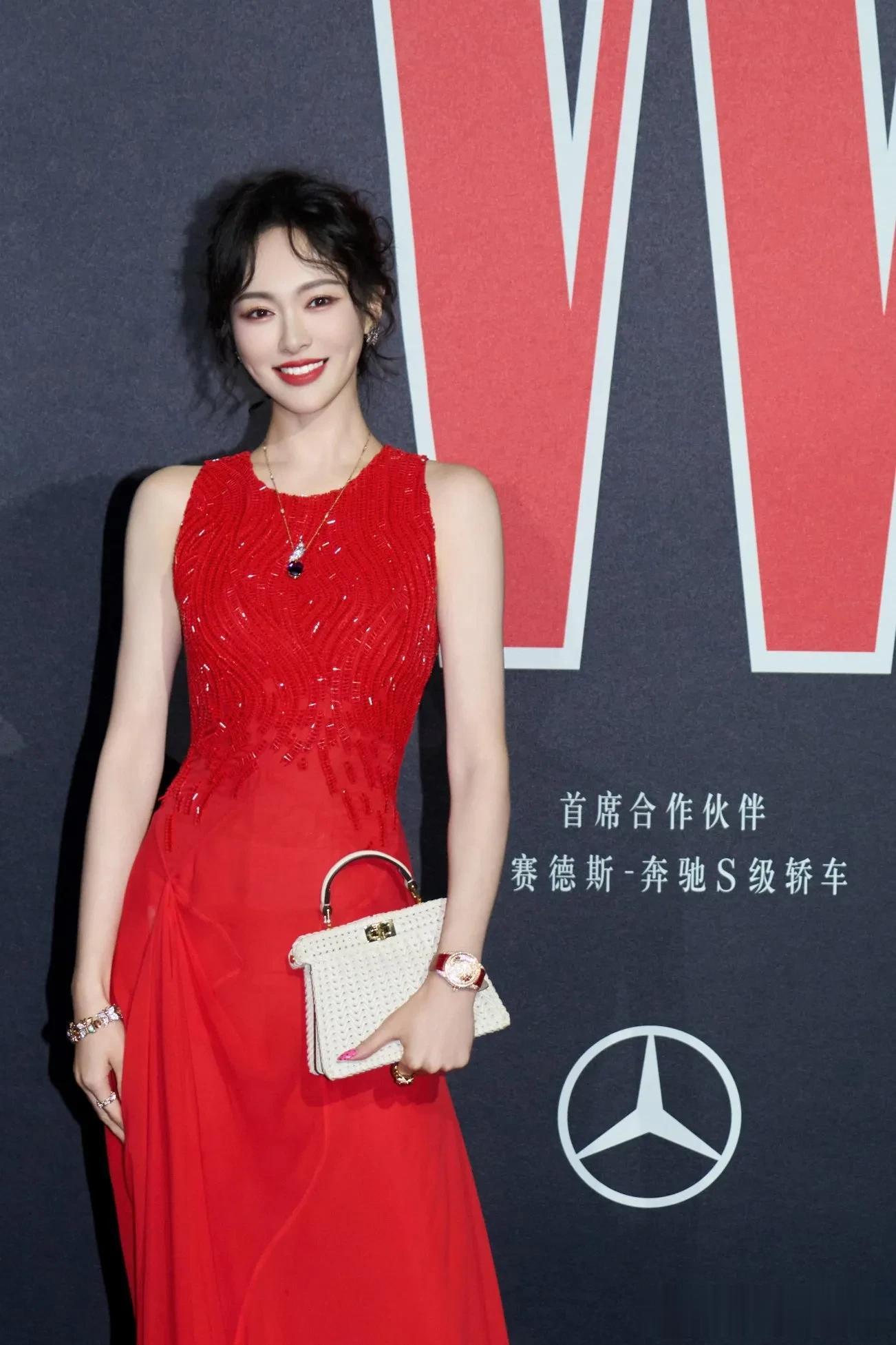 唐嫣 马伊琍 辛芷蕾W盛典重聚，繁花三美太养眼，唐嫣美得好突出