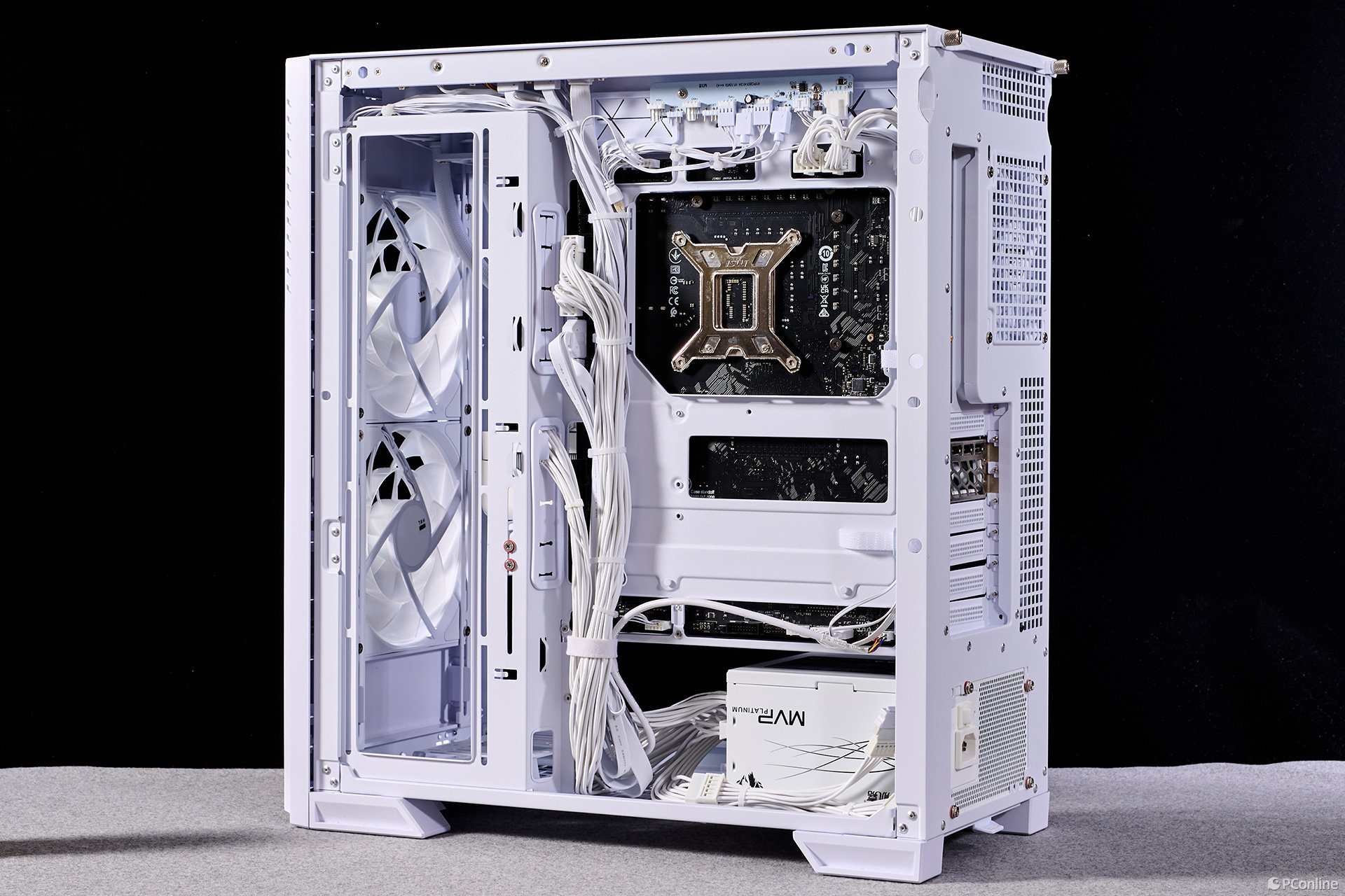 航嘉MVP P1200電源：硬核性能，電競之魂