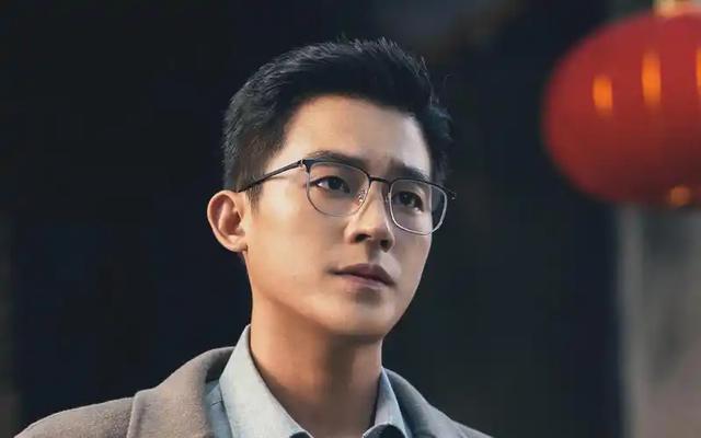 央视力挺！没想到32岁的欧豪，已悄悄走上“伯乐”谢霆锋的老路