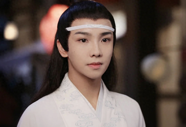 曾出演《陈情令》走红,现取关同事被骂上热搜,他怎么糊成这样了