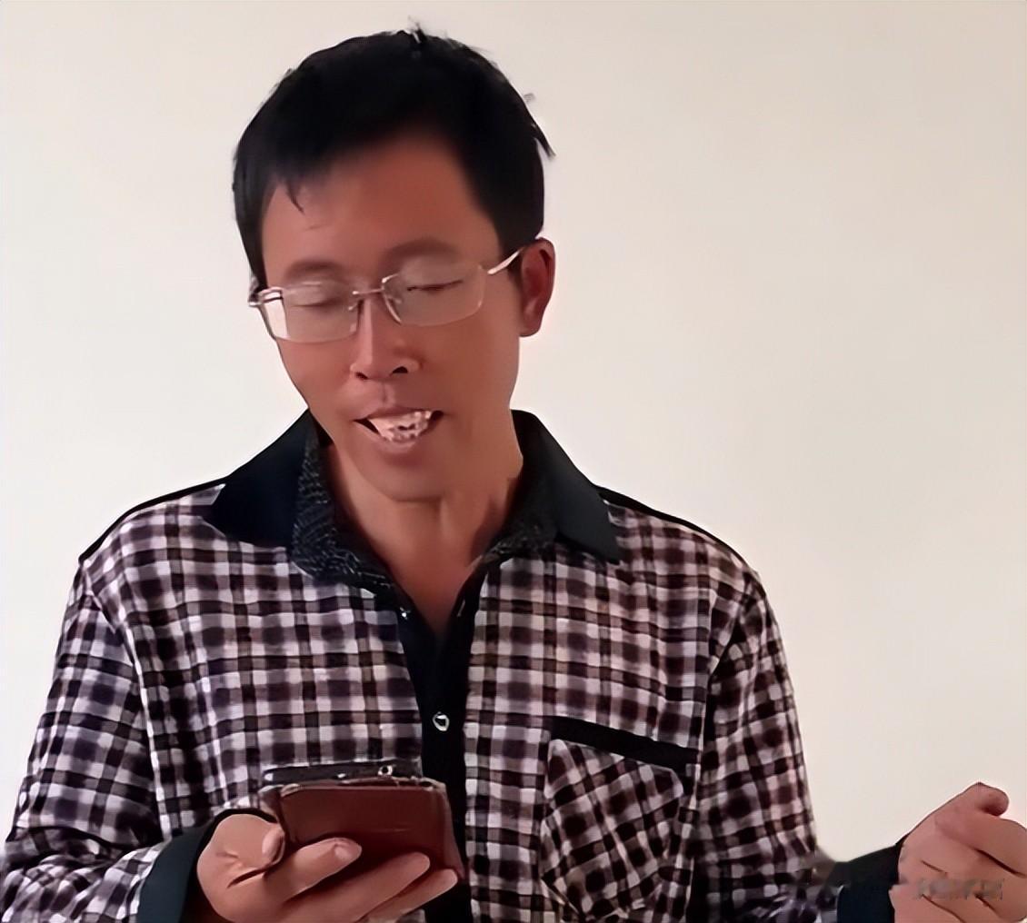 突发!曝43岁农民歌手李根去世,因《快乐老家》爆红,堪比大衣哥