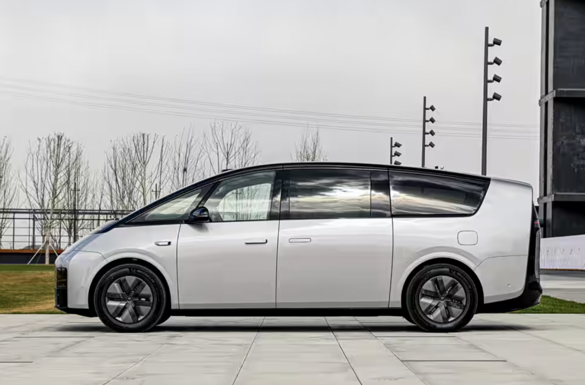 理想MEGA Home下线：外观平平无奇，内饰有点东西