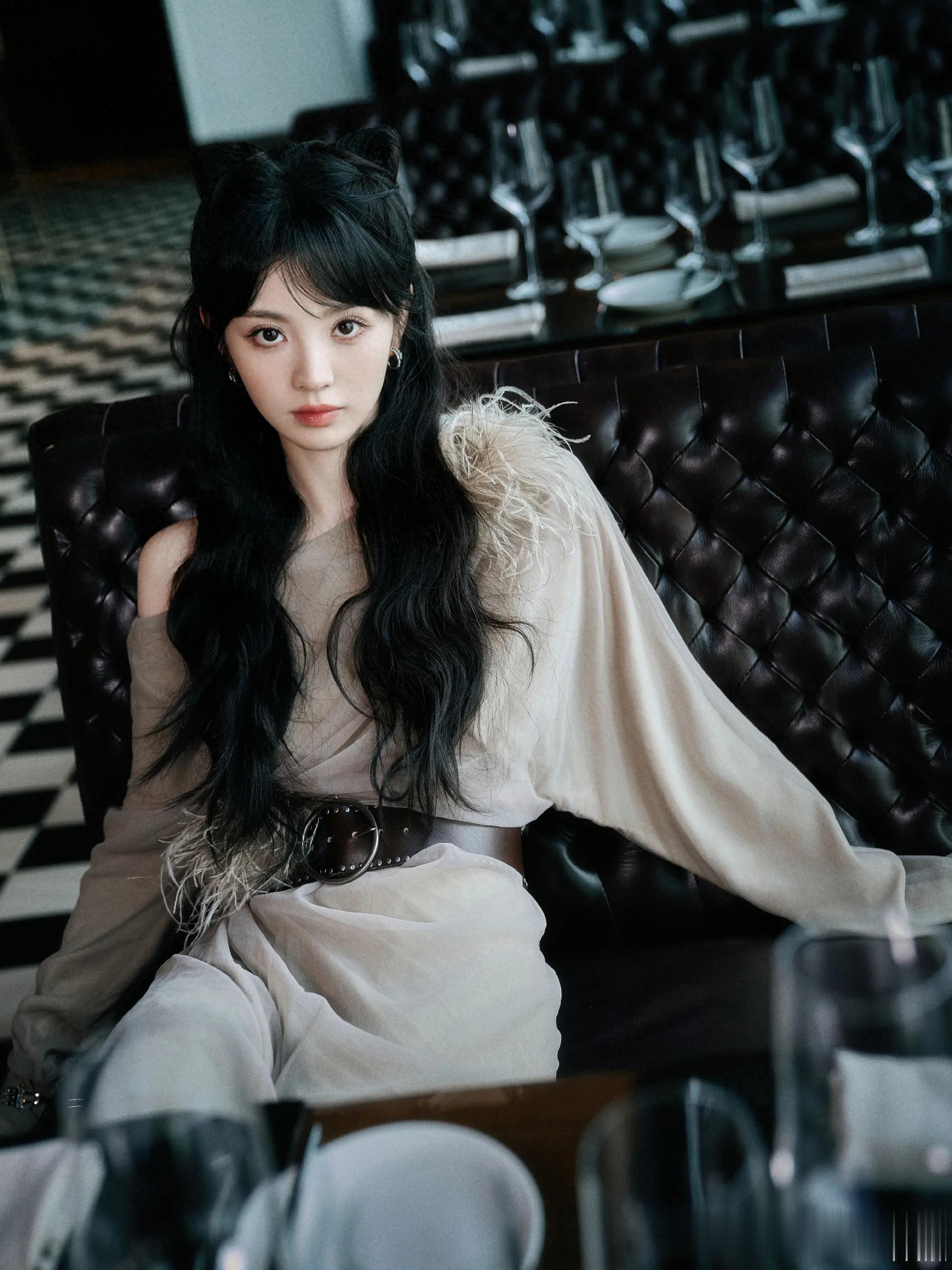 田曦薇颜值逆天,这般美貌何来烦恼?