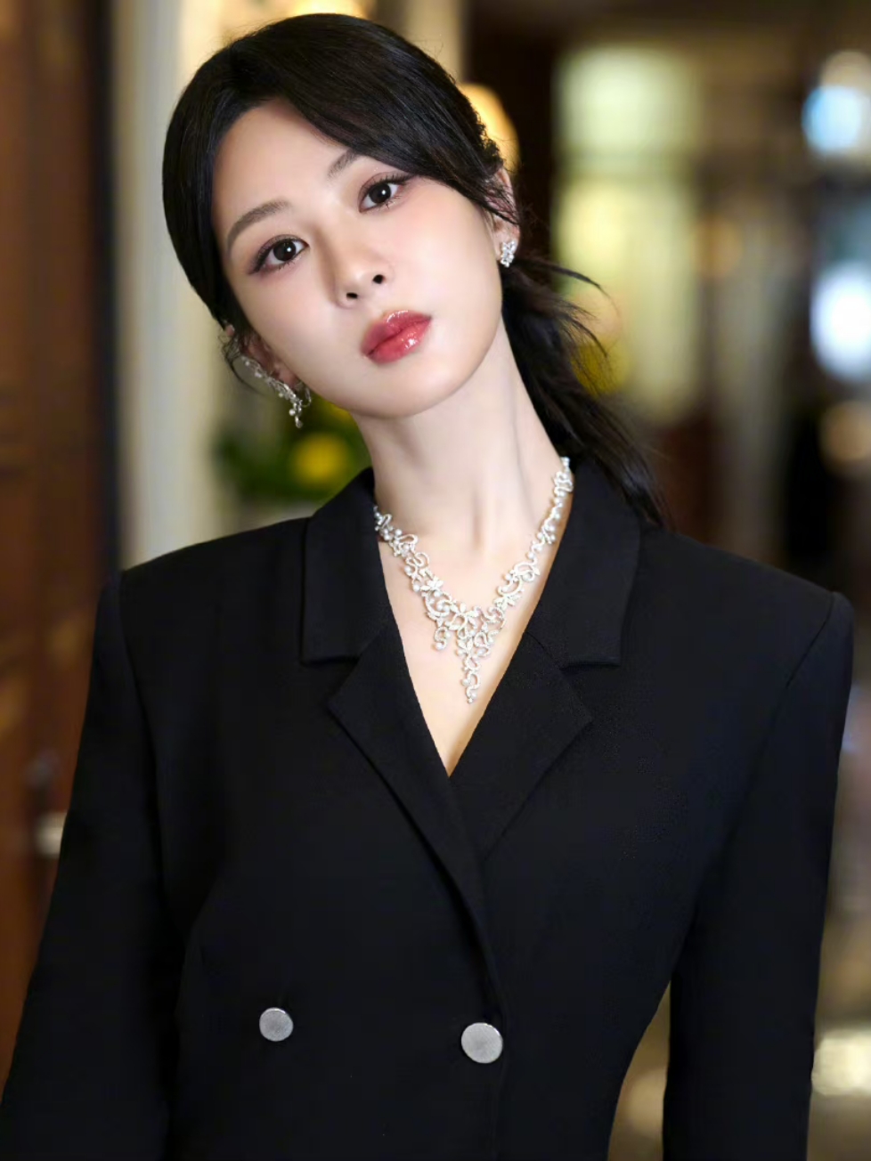 六年后再看肖战王一博,一个身价过亿,一个证实杨紫没说错