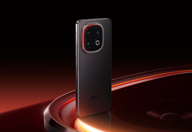 120W+7500mAh！这满血性能新机，绝对是来踢馆的