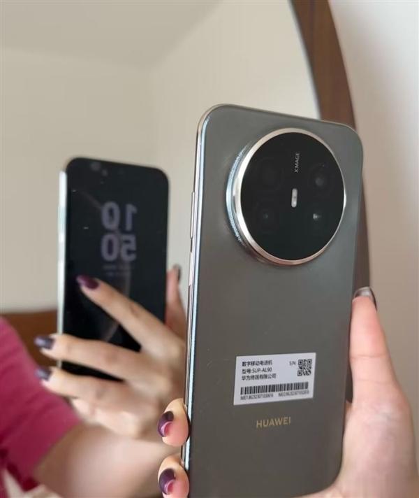華為Mate 70 Air真機諜照流出：側邊指紋+居中大圓后攝
