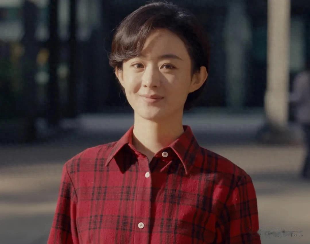 继杨幂抿嘴、刘诗诗梗脖后，赵丽颖也遭诟病！眼睛乱转乱眨被审判