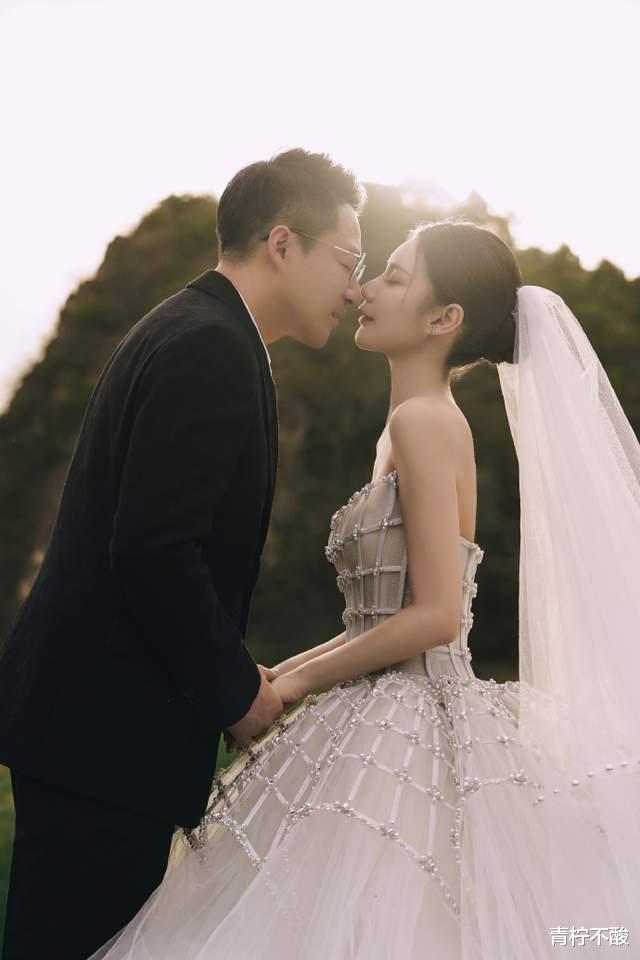 汪小菲夫妇婚礼圆满举办，大S儿女缺席父亲婚礼，原因曝光很真实