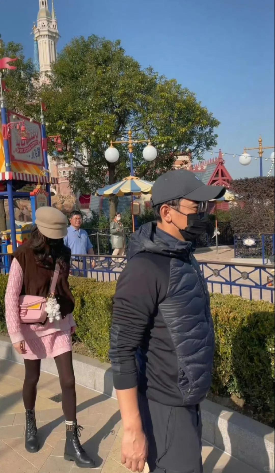 唐嫣出席线下活动，小腿白皙纤细、胯大腰圆，才懂珠圆玉润有多美