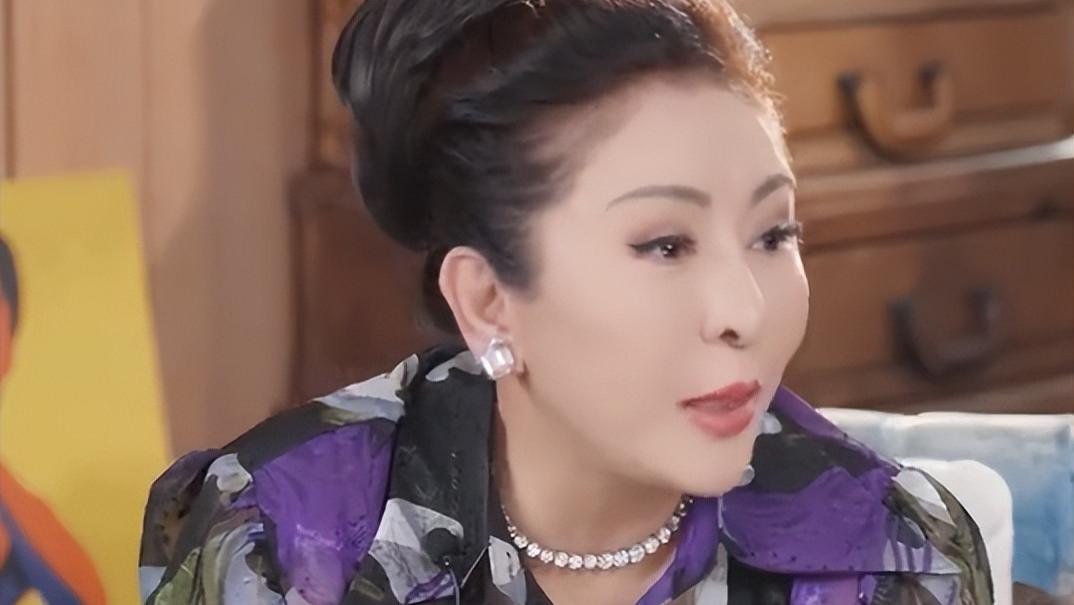 闹大了！何超莲与窦骁婚变风波持续发酵，女方评论区已沦陷！