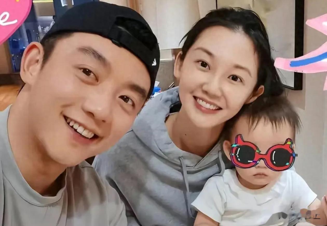 苗苗陪老公打双人网球，全身发力时，腿上肌肉比郑恺的还发达