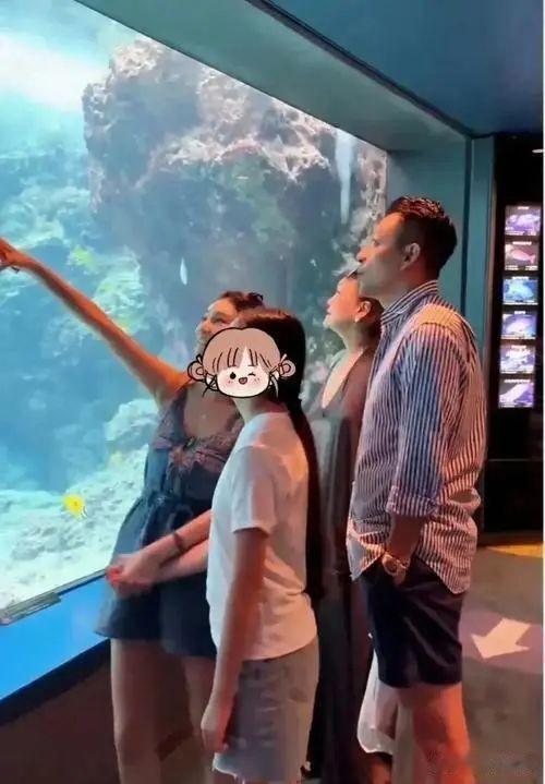 5个月就认“新妈”?汪希玥马筱梅逛街亲昵似母女,大S的爱成笑话