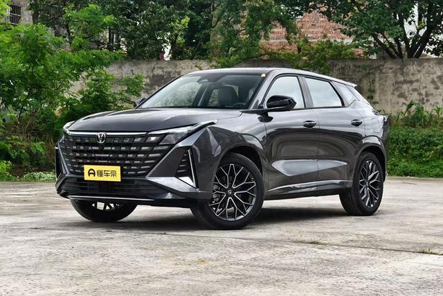 2025款长安UNI-Z智慧新蓝鲸500Bar，售价11.59万元起！