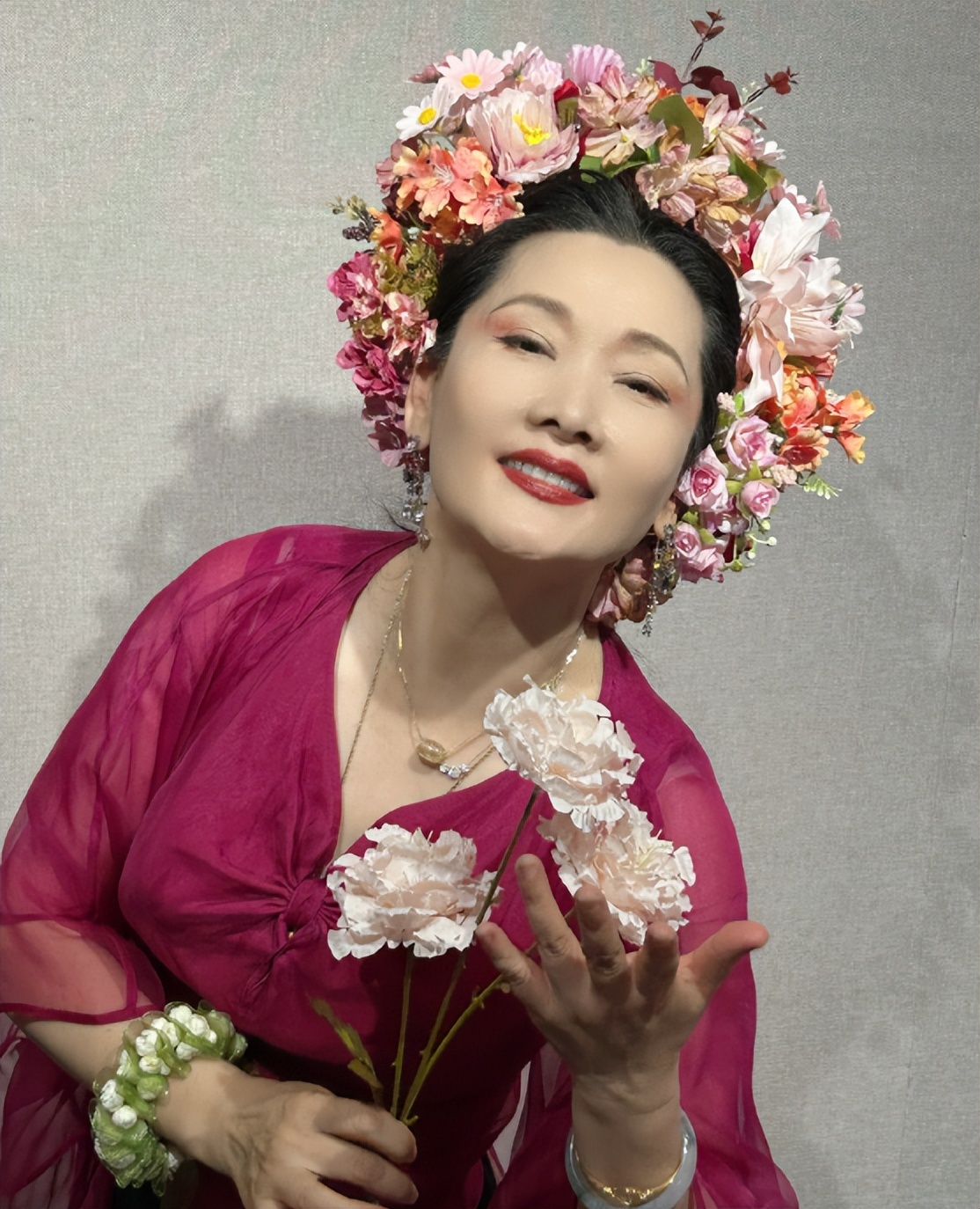 综艺毁人？被低估的何赛飞，给了多少“跨界演员”一记耳光