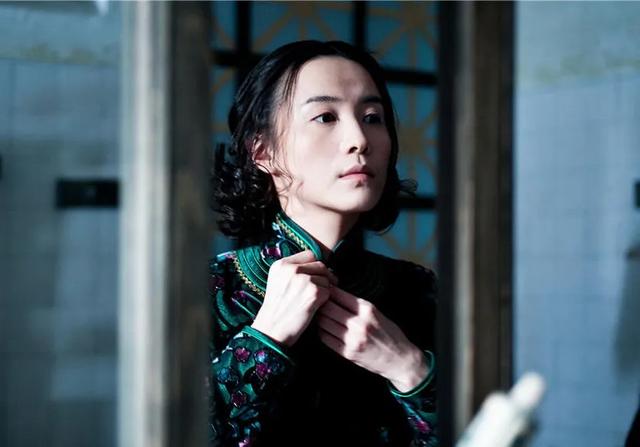 宋佳被人民日报“点名”，拿奖后真实处境暴露，娱乐圈地位又变了