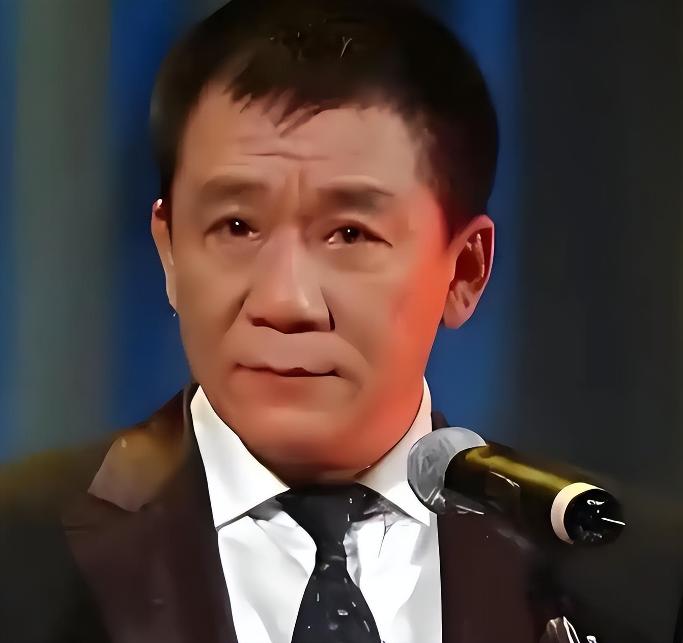 侯耀文离世17年，昔日小20岁娇妻，被侄儿“撬”走多年后如今怎样