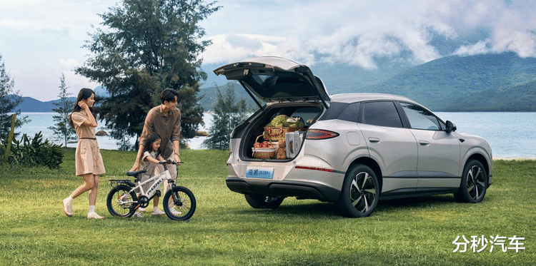 比亚迪海狮06:百日十万辆,定义新一代全能神车