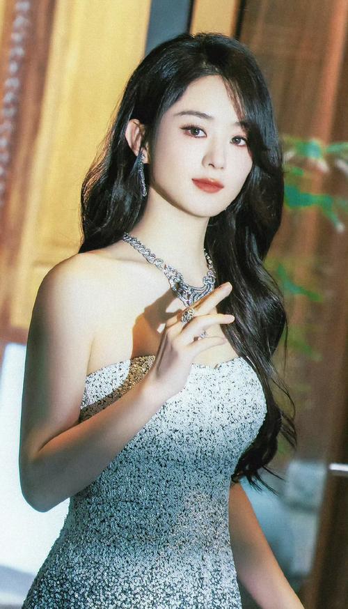 官方发文，赵丽颖没想到离婚4年后，会成为前夫\望尘莫及\的存在