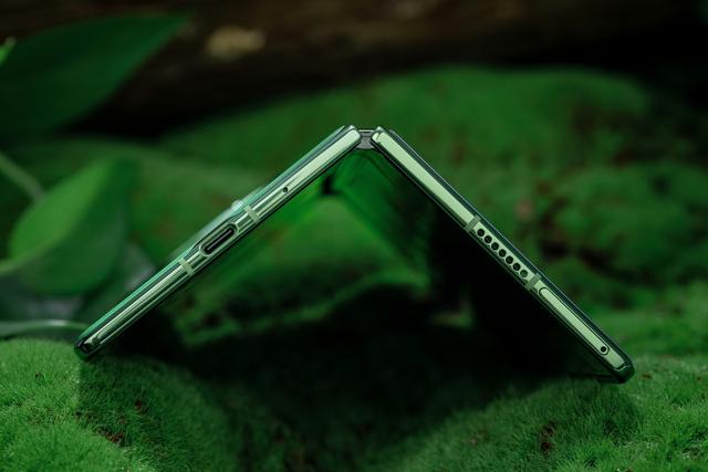 更轻更强 vivo X Fold5【青松】图赏