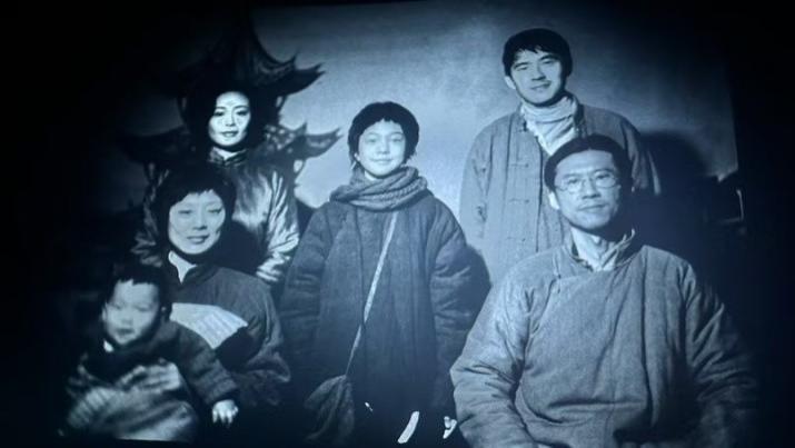 剑指32亿，大鹏甘拜下风，陈佩斯也拦不住，2025暑期档冠军诞生了