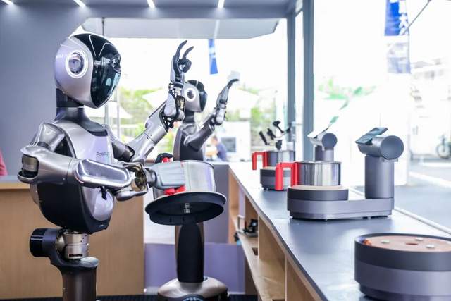 螞蟻的AI選擇，押注下一個十年