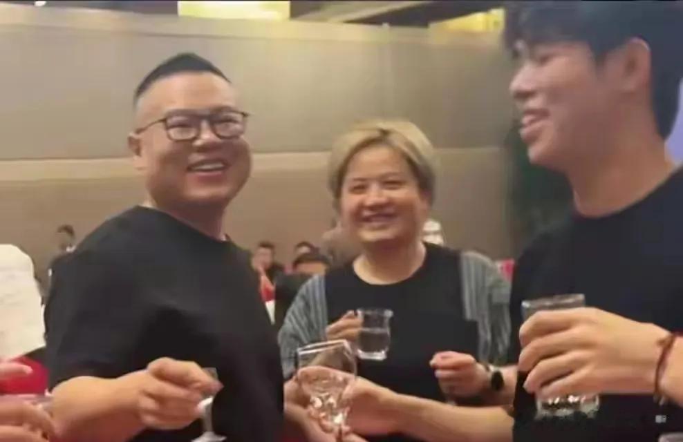 岳云鹏演唱会，为他兜底的可不止郭德纲，任性的“底牌”也出现了