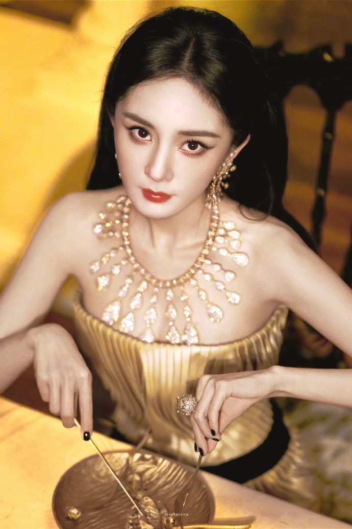 杨幂开场｜VOGUE盛典红毯