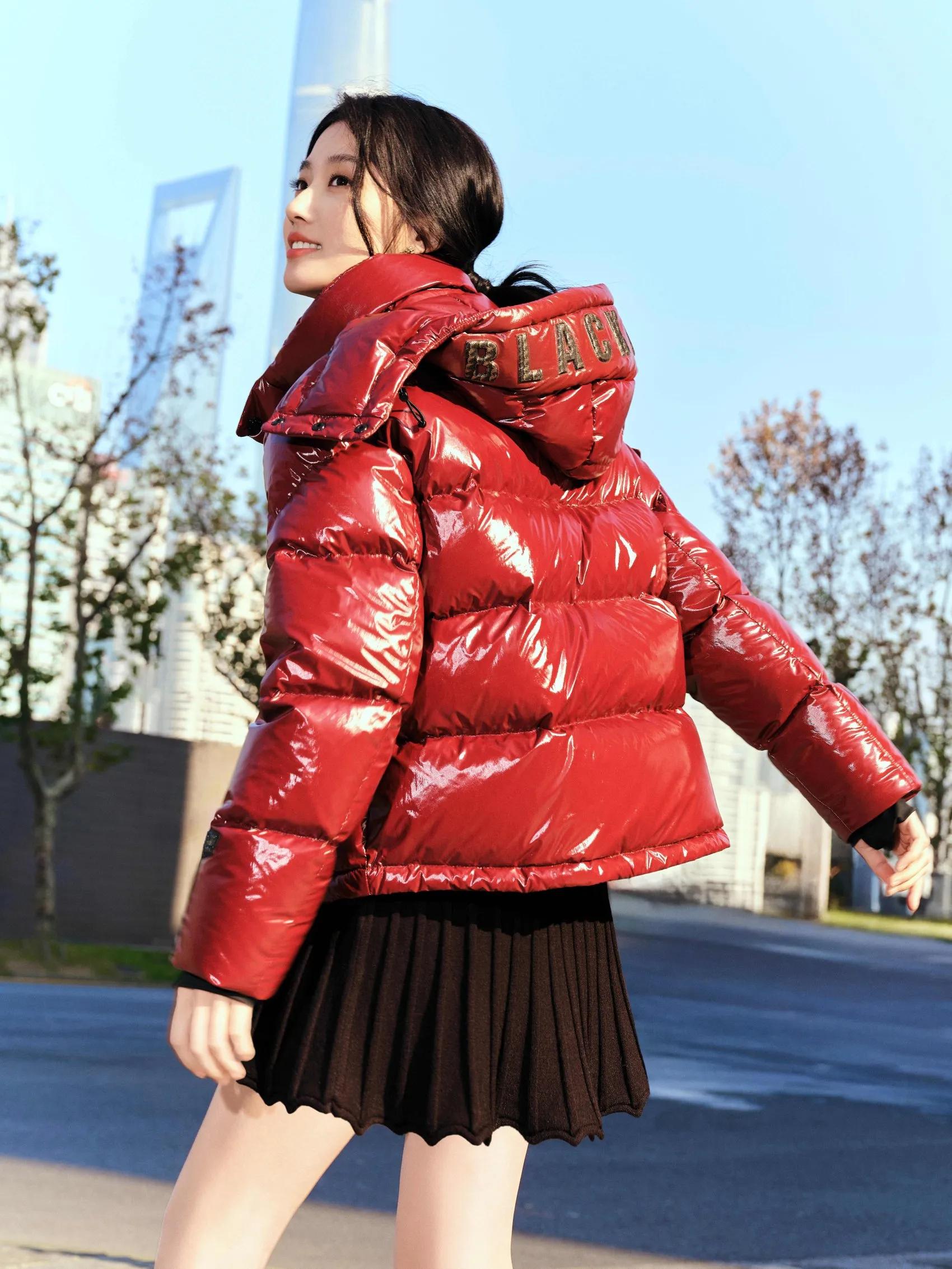 卢昱晓性感美腿