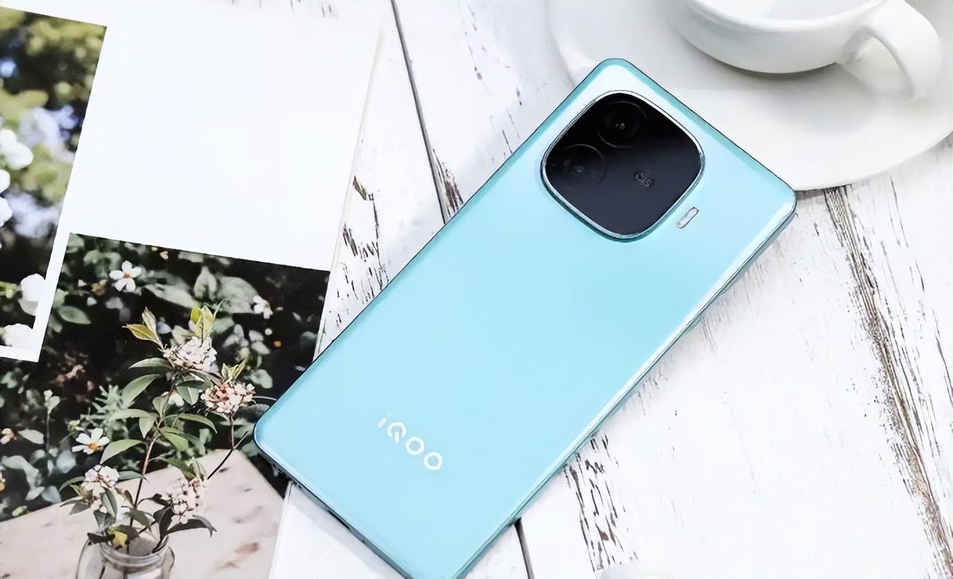 iQOOZ10Turbo,降至1436元,推荐给游戏玩家!