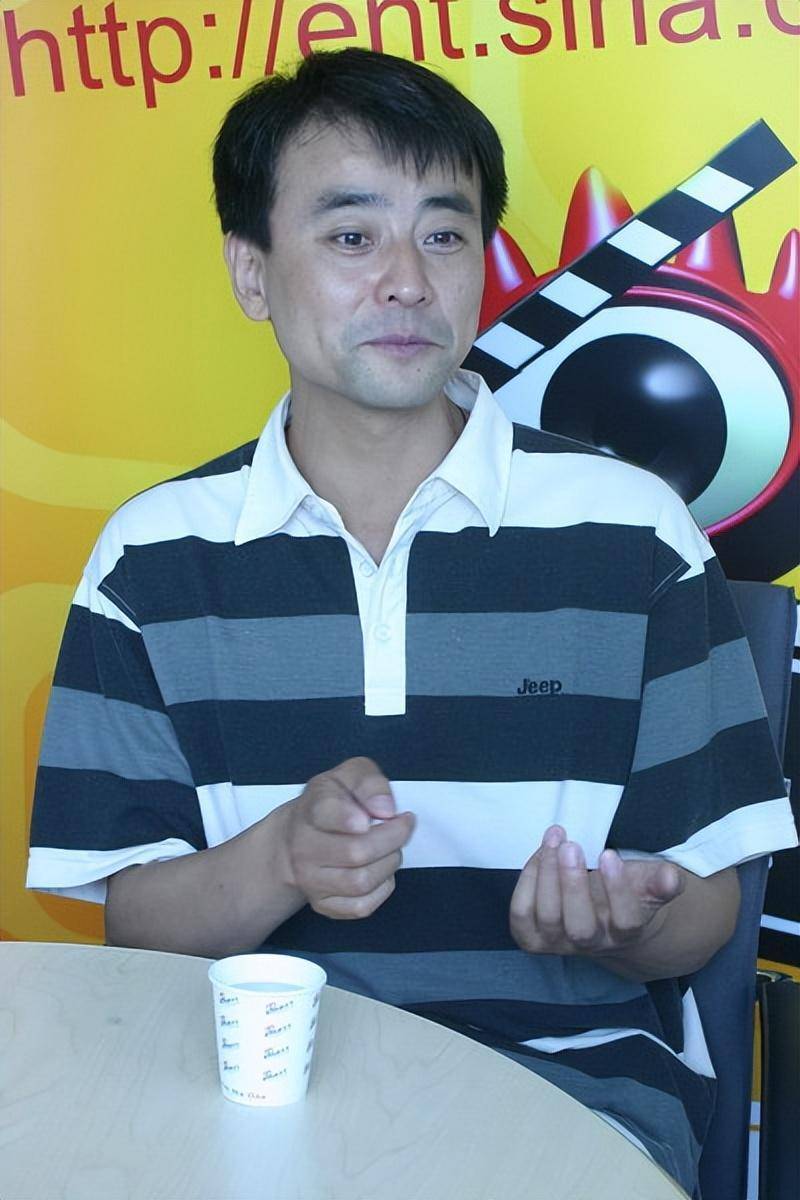 出道36年不温不火,娶小23岁郝蕾,助妻子战胜遗传病,48岁才当爹