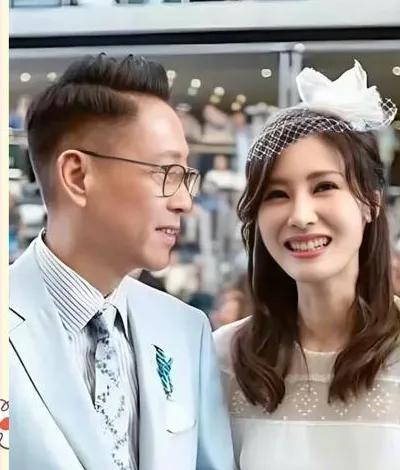 李嘉欣带俩工作人员逛街！提了四个爱马仕袋子太阔气，背影像少女