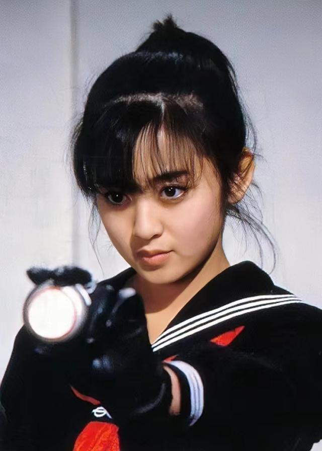 她是八十年代最红日本昭和女星，清纯玉女却丑闻缠身，逆袭美魔女