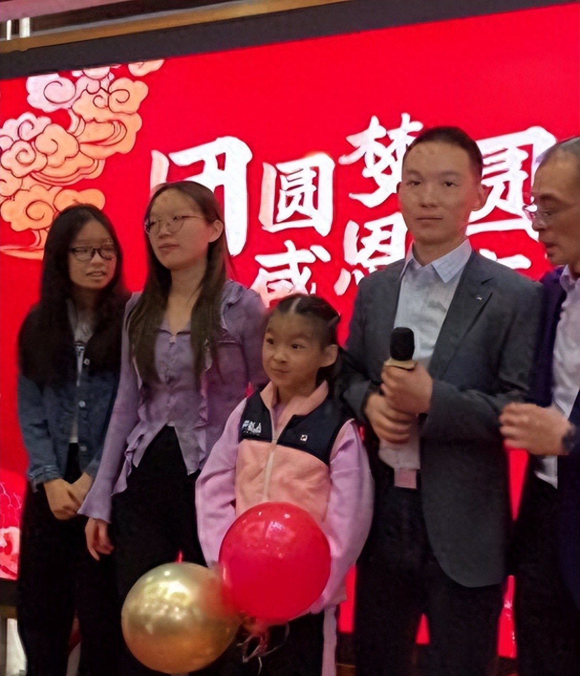 谢岳私生子风波反转直播回应质疑态度坚决，一句话击碎离婚谣言