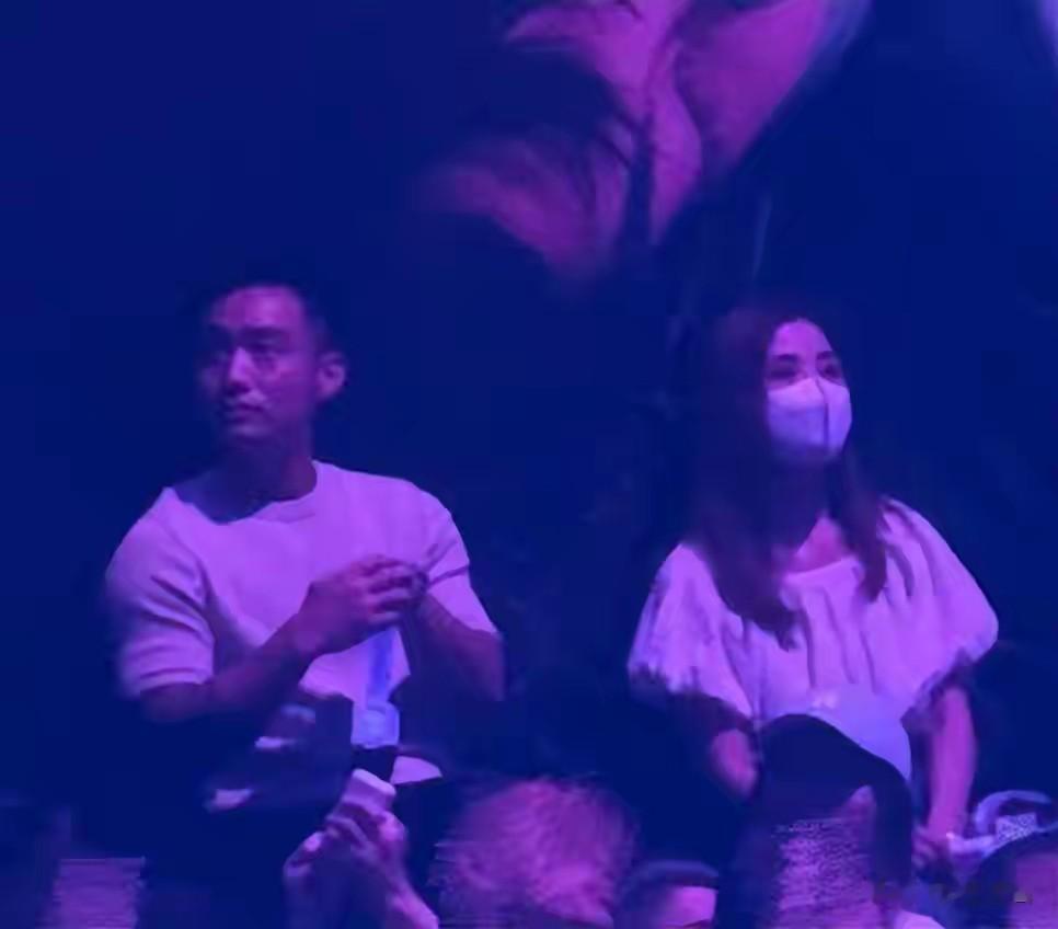 港媒曝43岁阿Sa新恋情!与小9岁私教交往数月,同晒猫咪疑似官宣