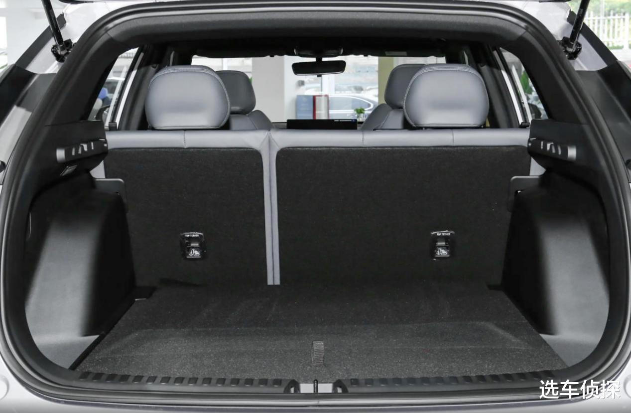 2026款吉利博越，价格7万多，1.5T+7DCT，四出排气