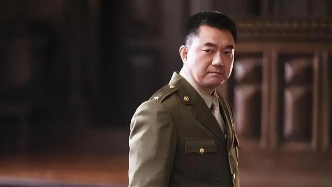 董勇：演了一辈子警察，穷得靠香妃刘丹接济，45岁被嫂子“逼婚”