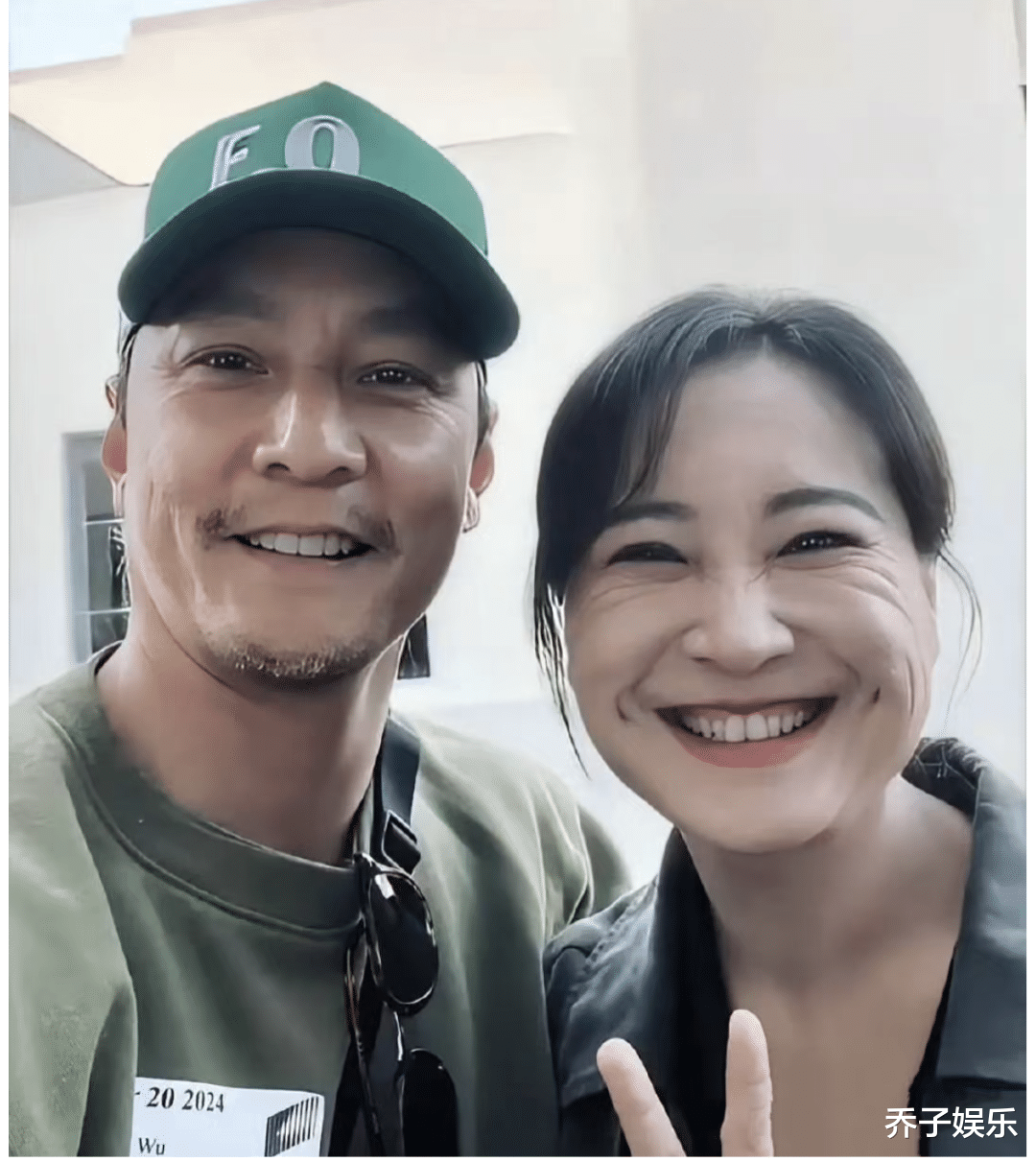 合影时隔一年,43岁贾玲不但没复胖,50岁吴彦祖也帅回了颜值巅峰