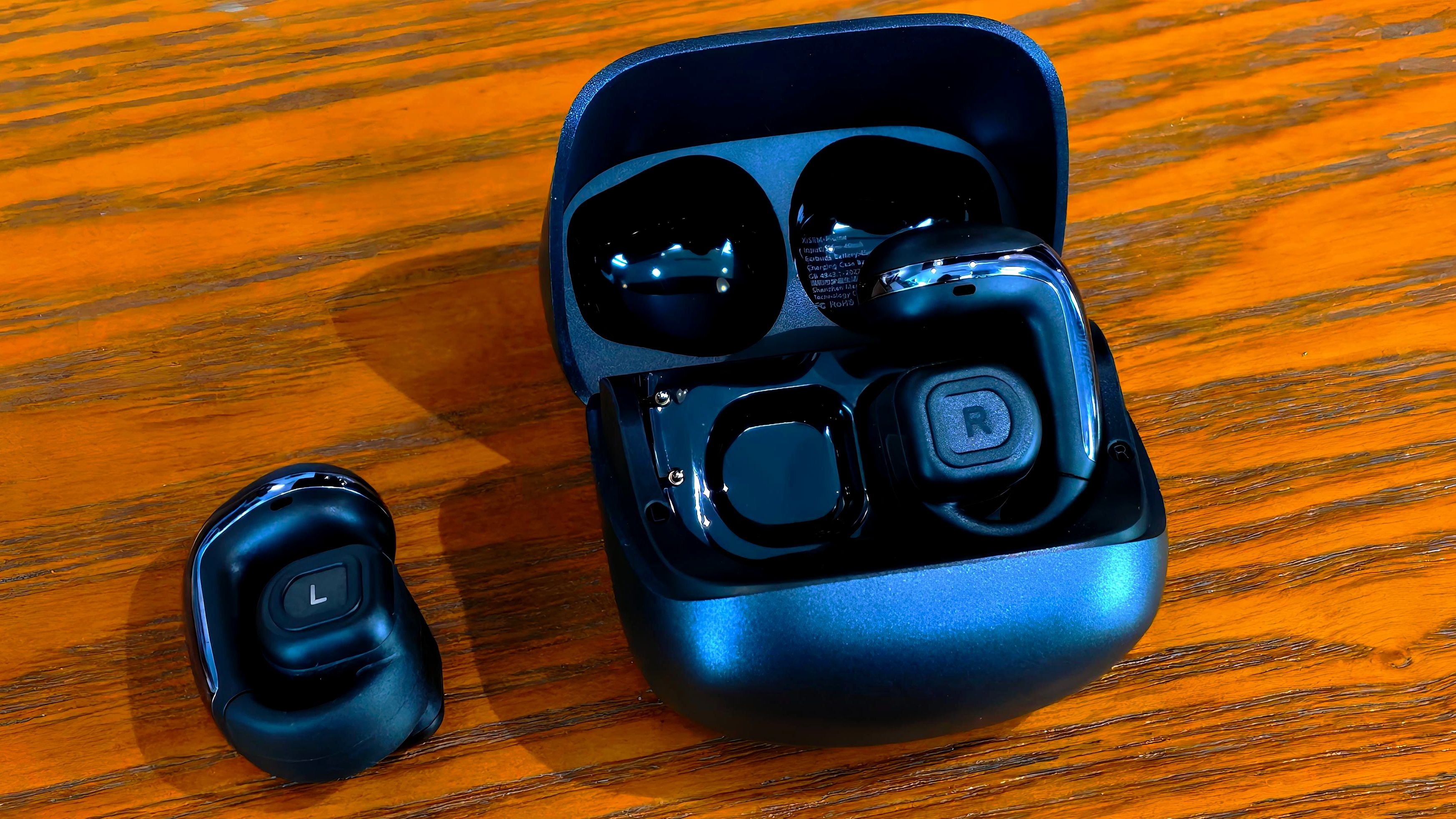 耳夾式藍牙耳機還能這么玩？西圣PLUME體驗：設計、音質新標桿！