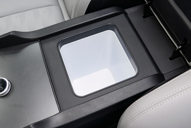 海豹06DM旅行版上市,10.98万起,配冰箱&智驾,但D柱设计建议改