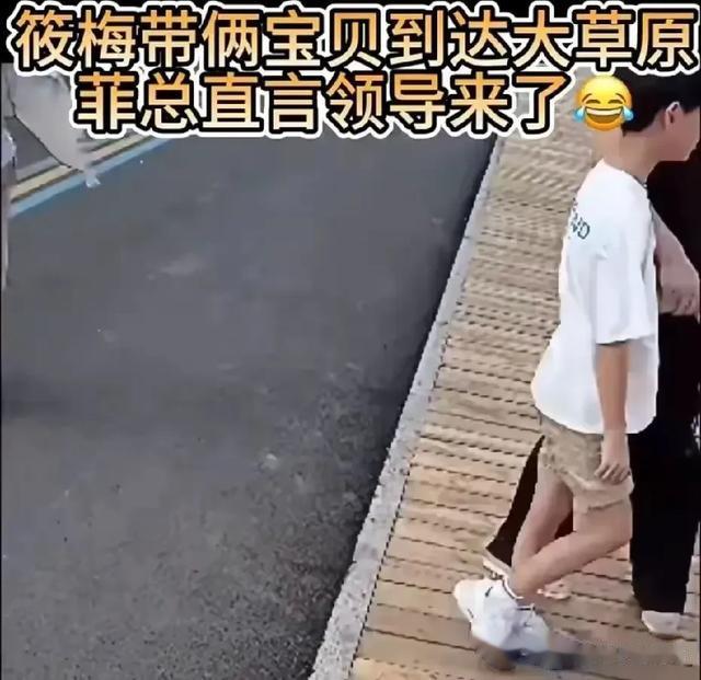 汪小菲带全家草原撒欢!马筱梅母女穿蒙古袍美翻,箖儿长这么高了