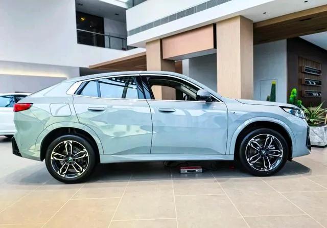 像X5、全系2.0T、16万起?新宝马X2到底值不值,我算了一笔真实账