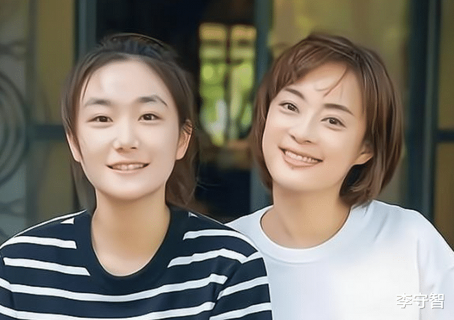 孙俪硬捧资质平庸同父异母妹妹孙艳无果，女儿小花却开始崭露头角