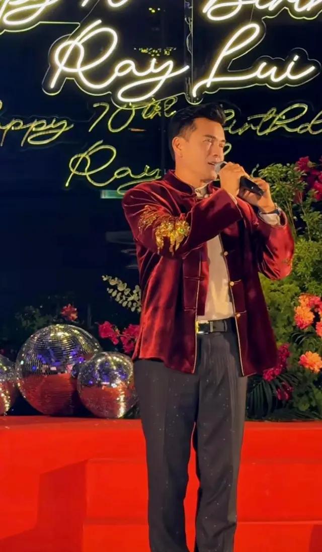 知名港星70岁大寿众星云集,现场高歌跳舞向太太表白