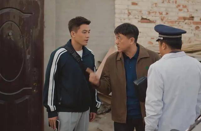 全程装傻、用力过猛,这些“戏混子”在场,何冰也难力挽狂澜