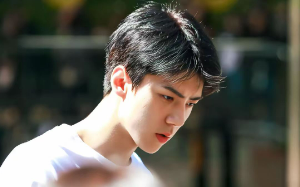 暴雪天气，男友义无反顾救了白月光，我寒心分手，他却跪下求我别离开！